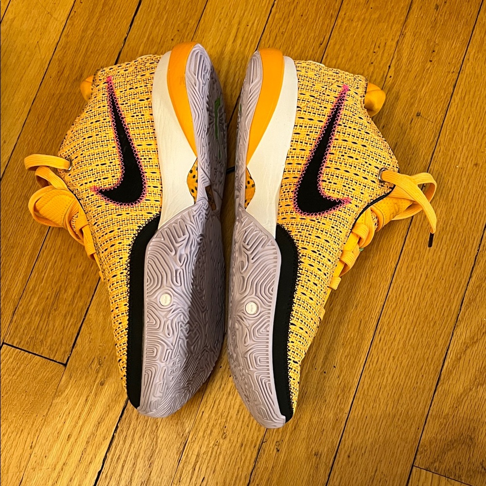Nike LeBron XX Yellow and Blue Sneakers - Picture 5 of 11